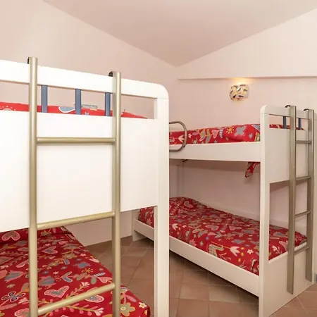 Trilocale Con Piscina * Arzachena