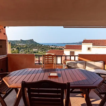 Trilocale Con Piscina Arzachena