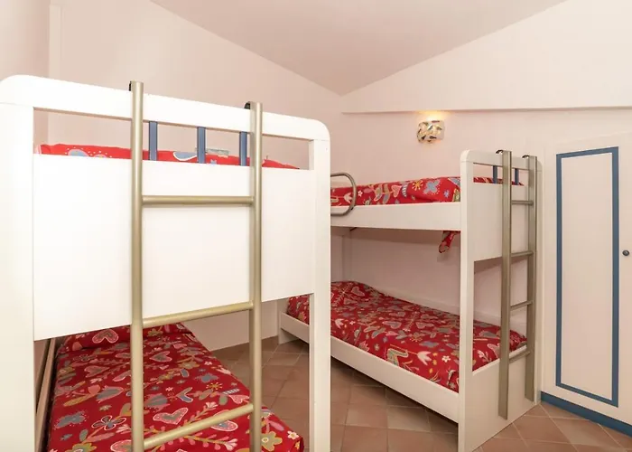 Trilocale Con Piscina * Arzachena