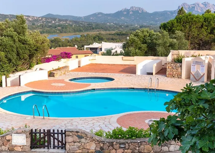 Apartamento Trilocale Con Piscina Arzachena